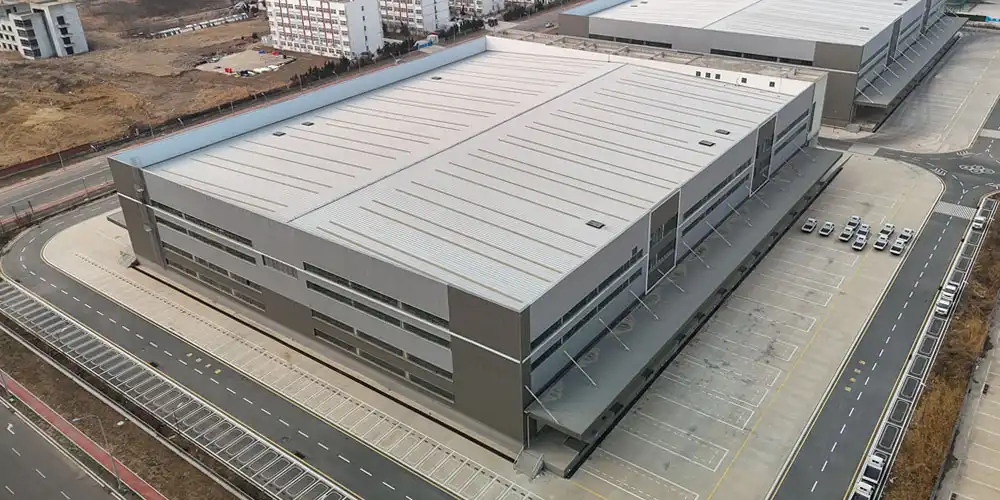 Steel grain silo building